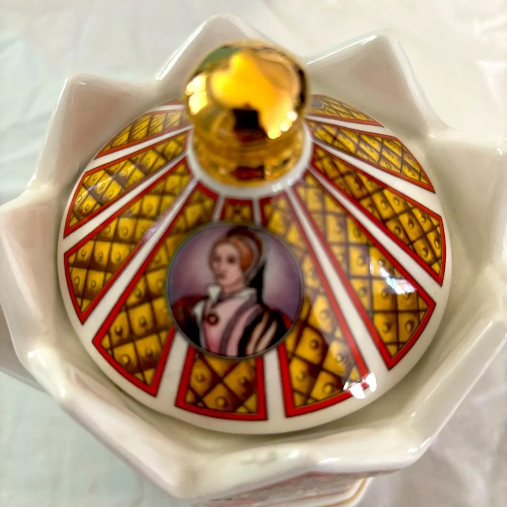 Sadler King Henry the VIII and 6 Wives Teapot England Crown Lid Gold Trim - Picture 5 of 13